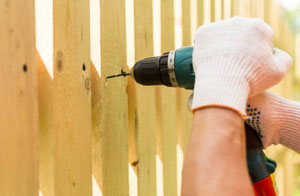 Fencing Contractors UK - Professional Garden Fence Installation